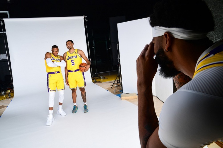 发挥其纵深 发挥其纵深